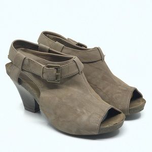 SONOMA TAUPE VEGAN LEATHER PEEPTOE‎ HEEL CLOG